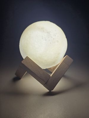 Rechargeable 3D Moon Lamp With Remote 8cm.